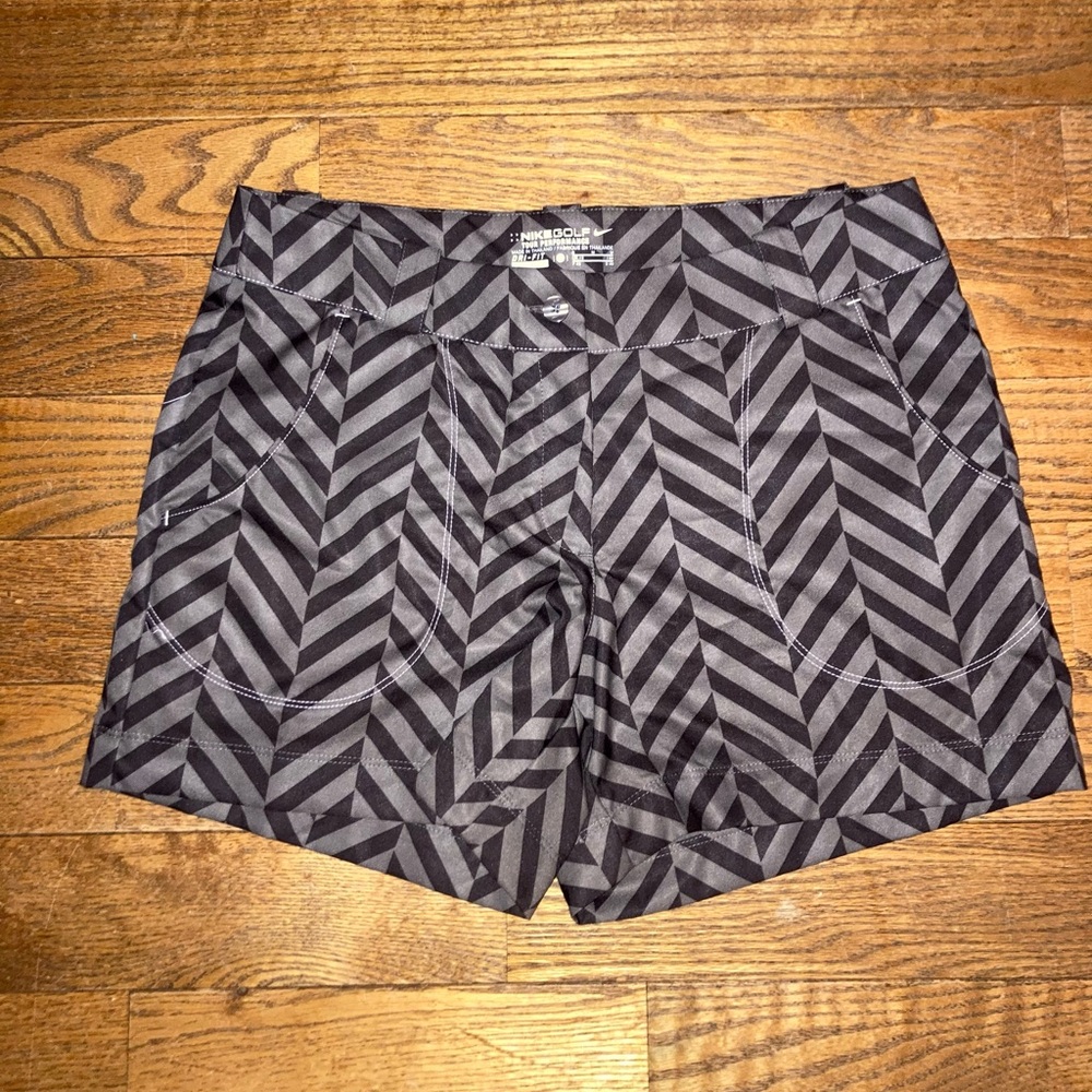 Nike Chevron Patterned Brown and Tan Women's Golf Shorts, Size: 8